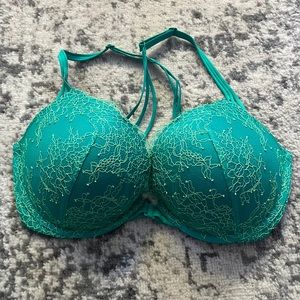 Victoria’s Secret Bra, Clips in the Front. Size 34DD